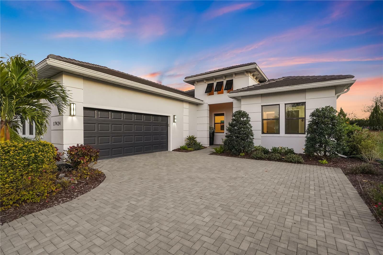 Property Photo: 17424 Cresswind Terrace FL 34211