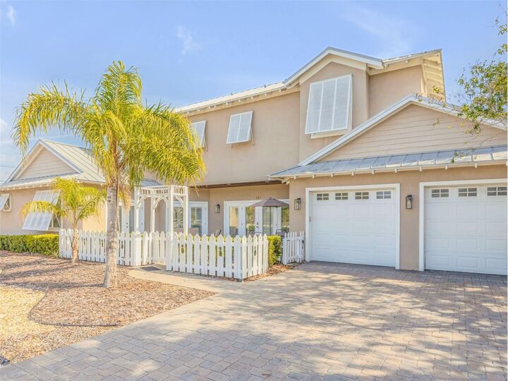 Property Photo:  201 S Cooper Street  FL 32169