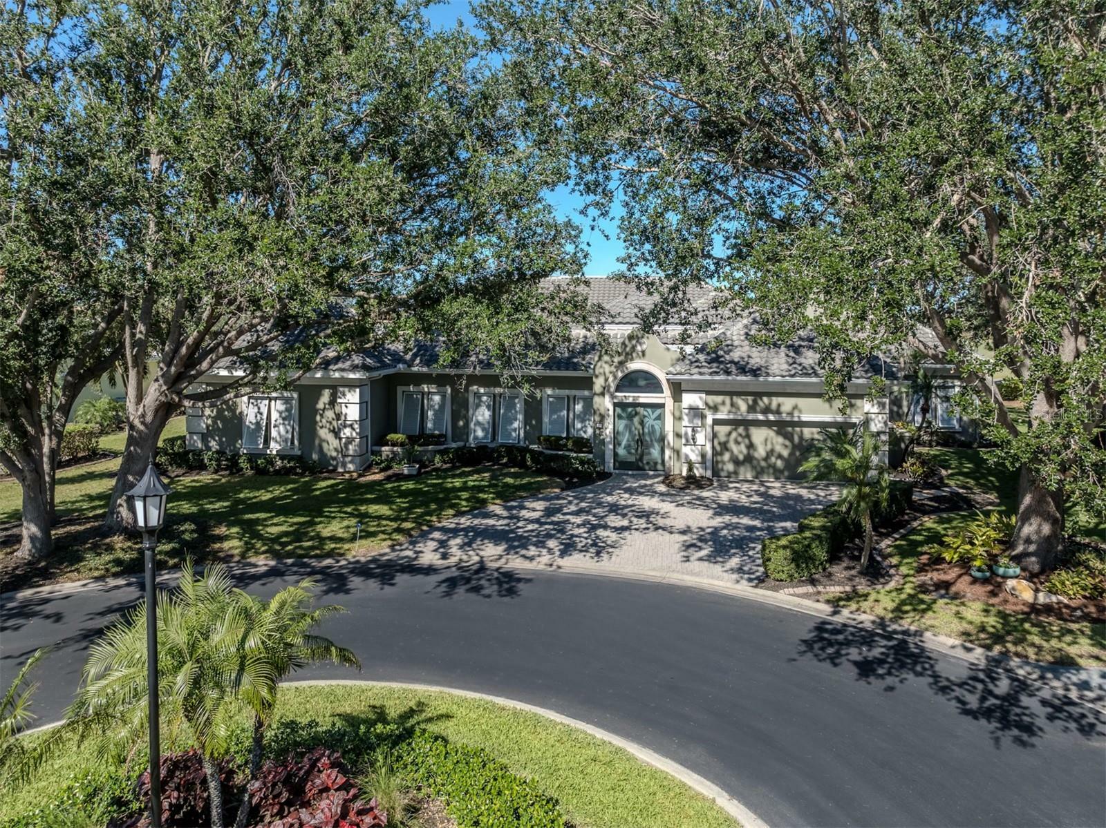 Property Photo:  441 Tremingham Way  FL 34293 