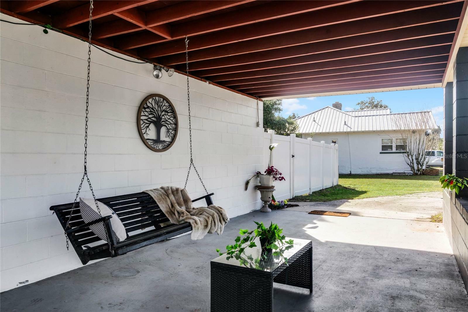 Property Photo:  117 Temple Street  FL 32720 