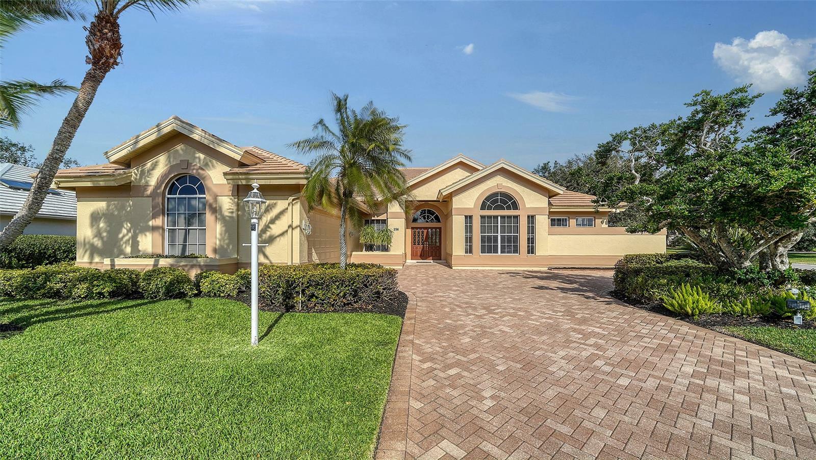 Property Photo: 256 Royal Oak Way FL 34292