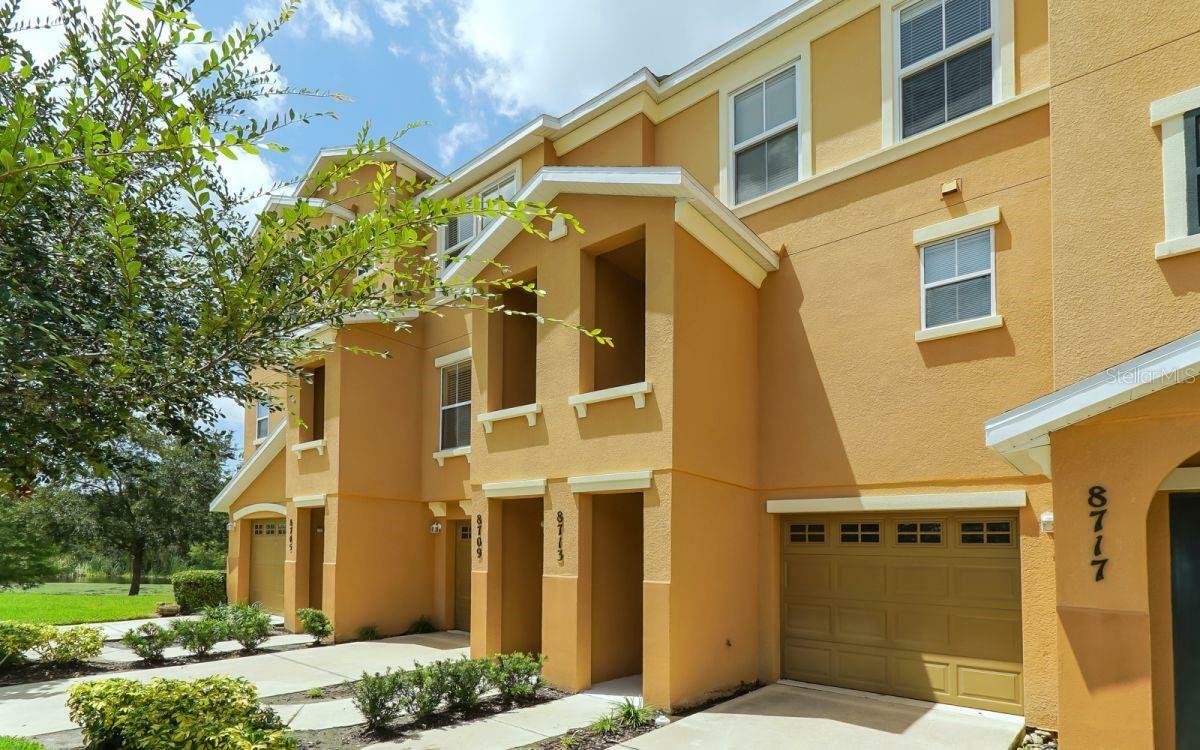 Property Photo:  8713 Spruce Hills Court  FL 34202 