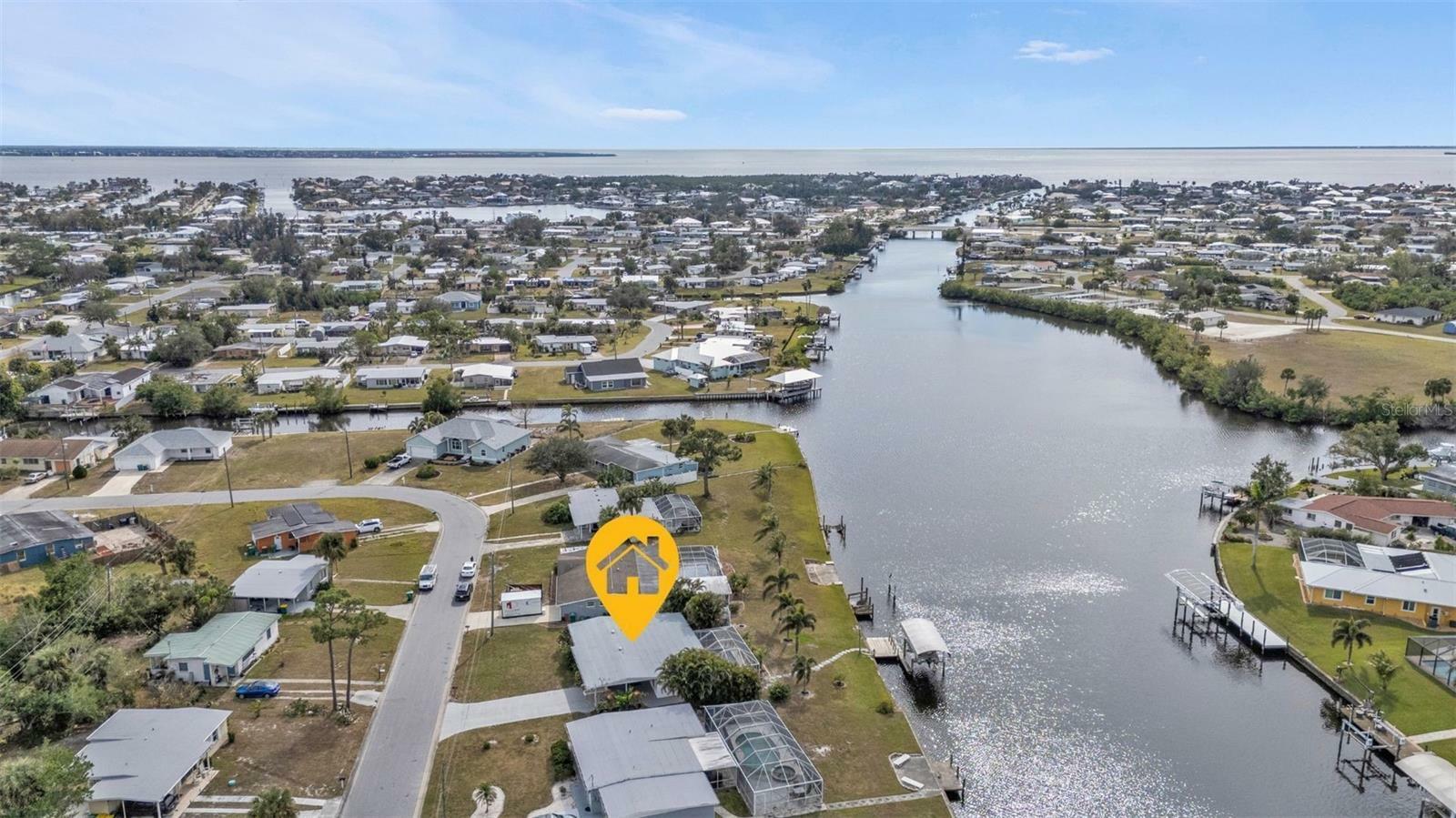 Property Photo:  407 Dunn Drive NE  FL 33952 