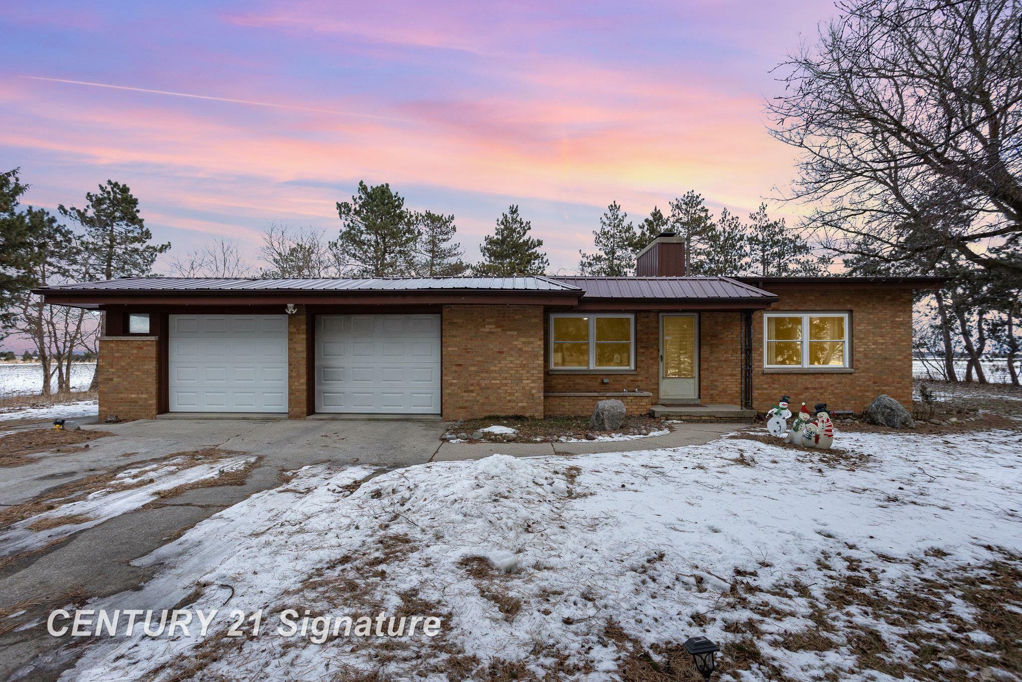 Property Photo:  1175 S Boutell SE Road  MI 48708 