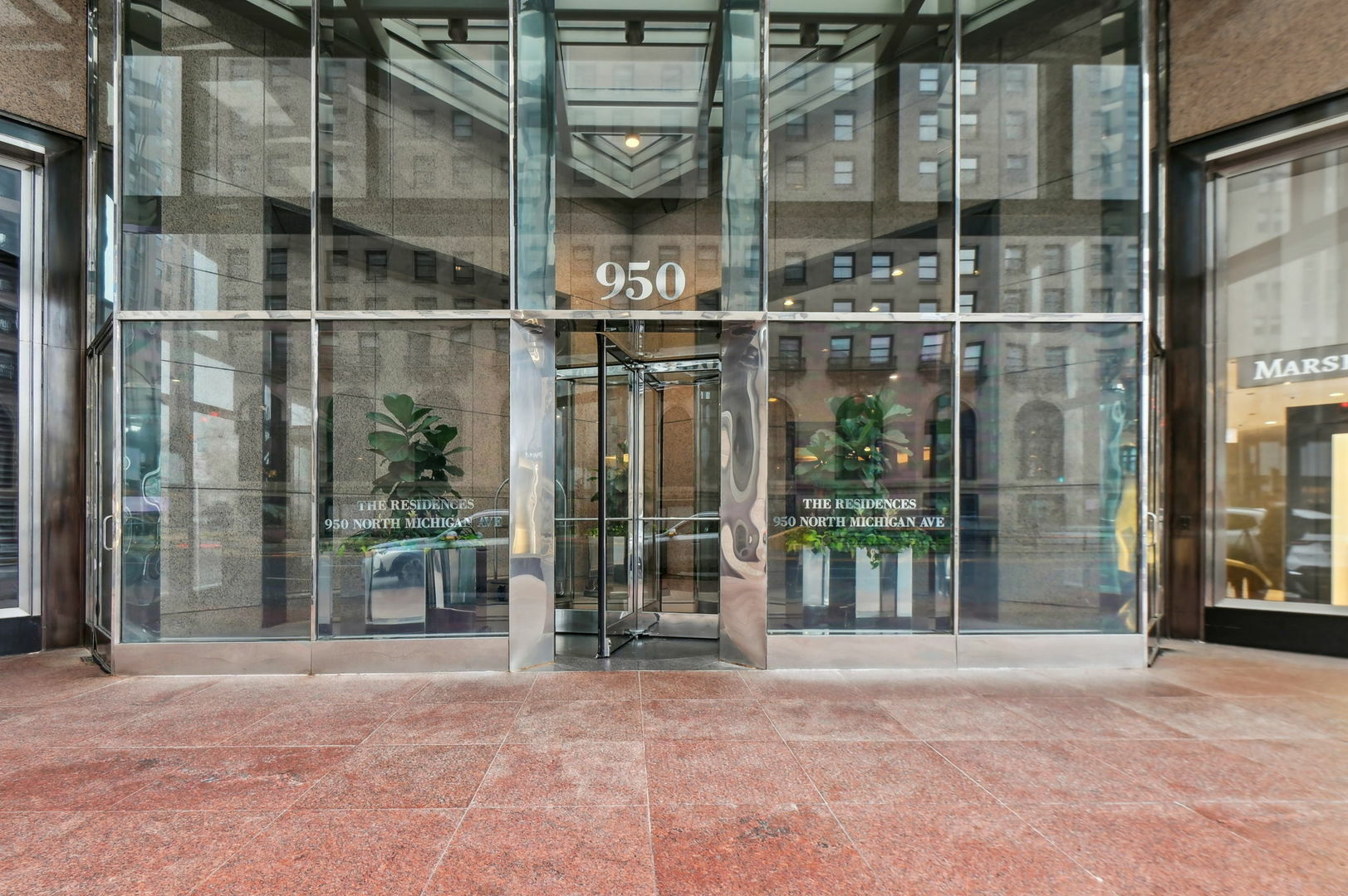 Property Photo:  950 N Michigan Avenue 3304  IL 60611 