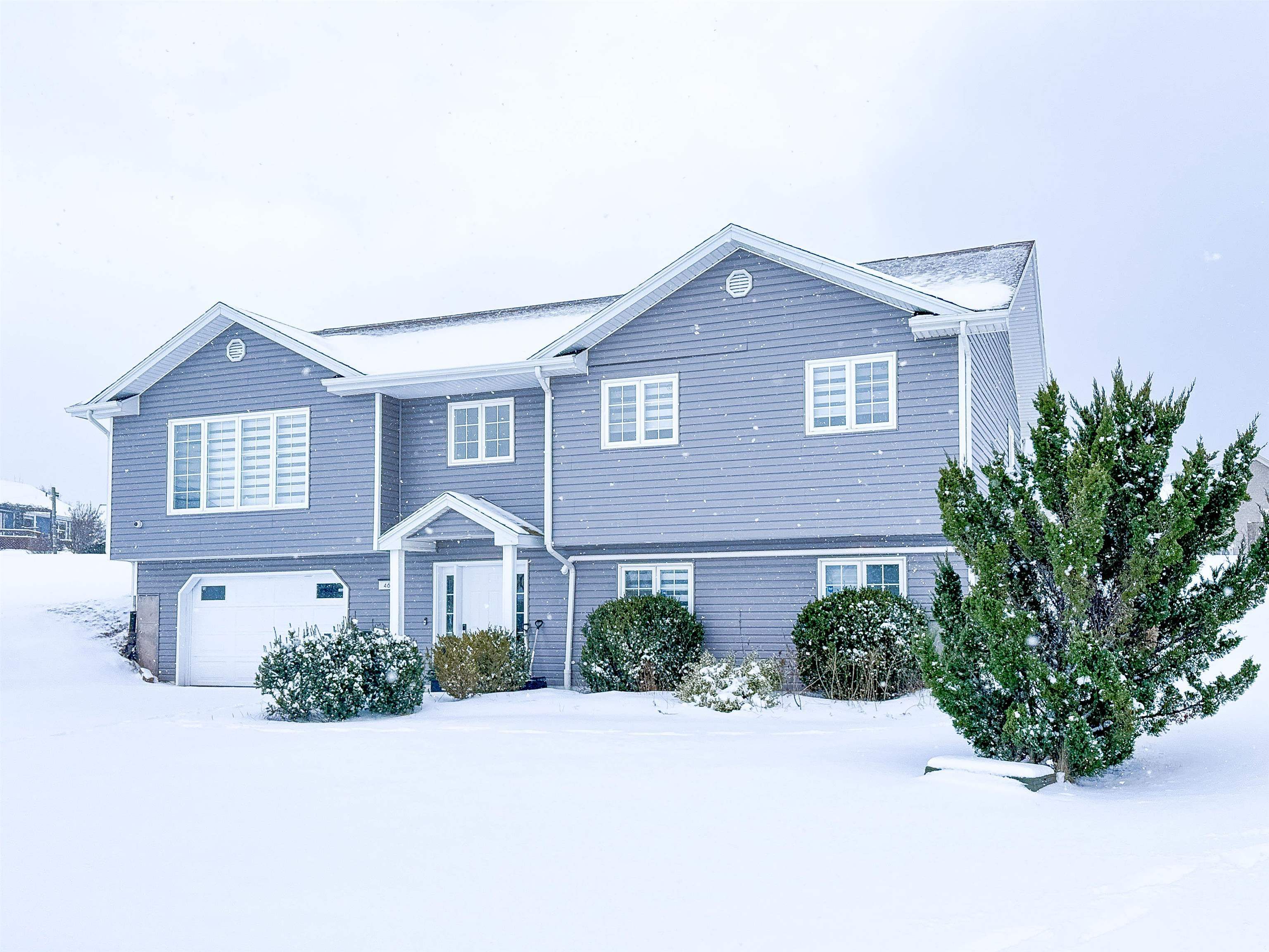 Property Photo: 46 Maclauchlan Drive PE C1B 1M2