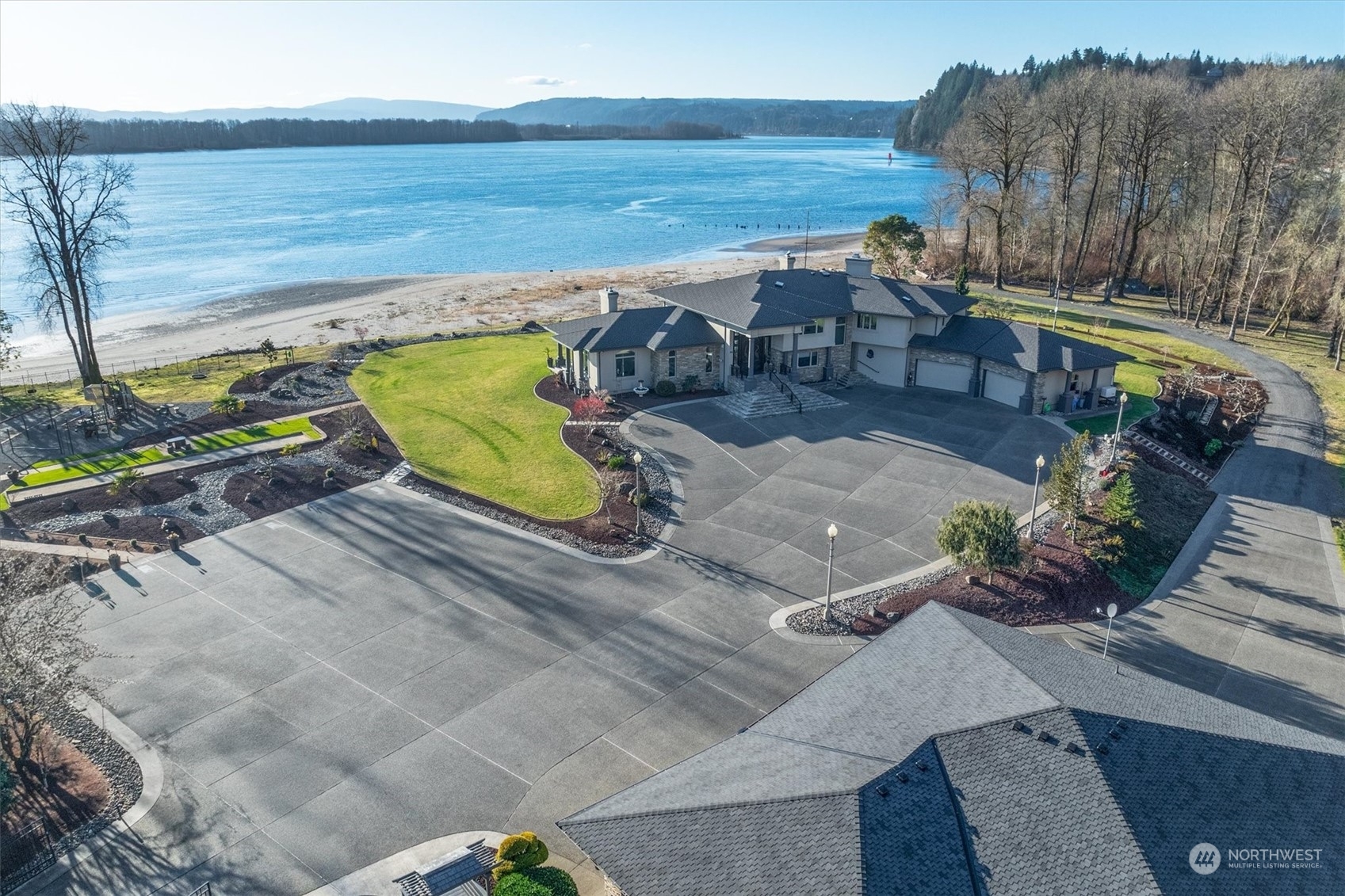 Property Photo:  266  Columbia Point  WA 98632 