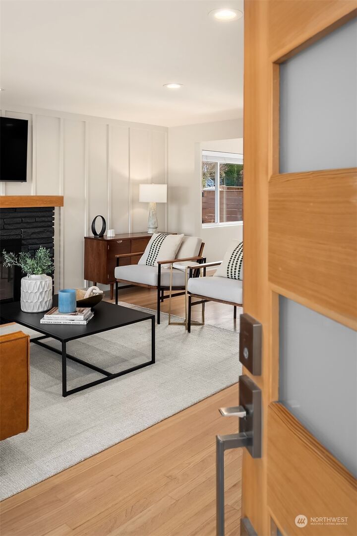 Property Photo: 3001 W Emerson Street WA 98199