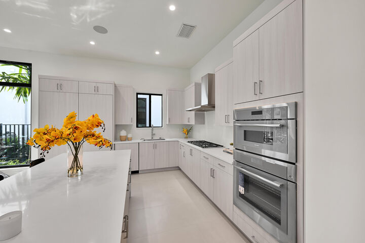 Property Photo: 16686 Mosaic Place FL 33446