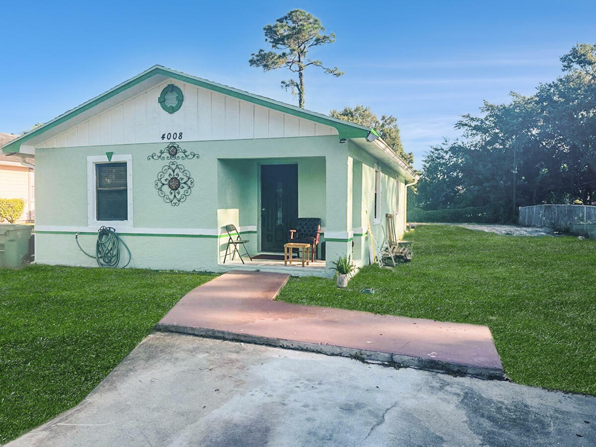 Property Photo:  4008 Avenue I  FL 34947 