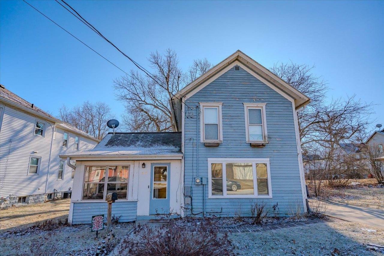 Property Photo:  517 Oak Street  WI 53589 