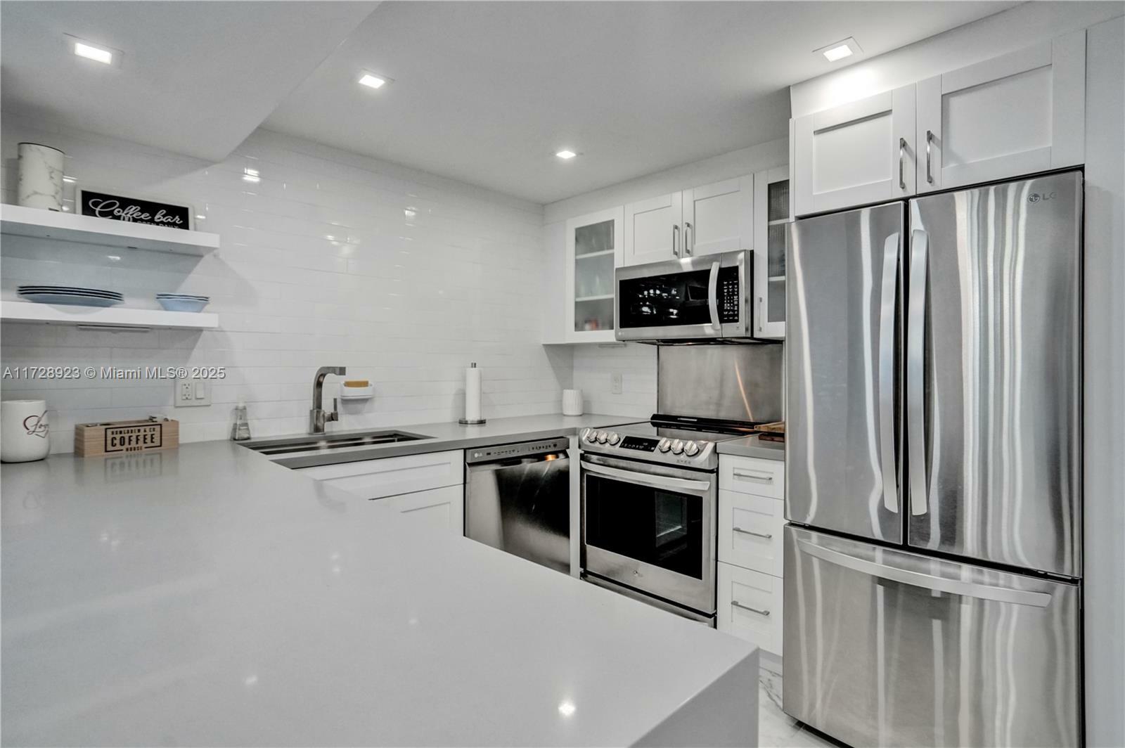 Property Photo:  2049 S Ocean Dr 506  FL 33009 