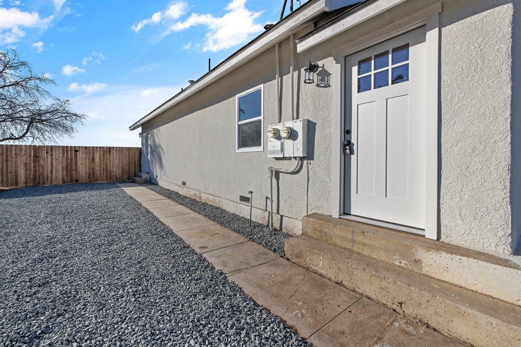 Property Photo:  2133 N Cedar Street  CA 93256 