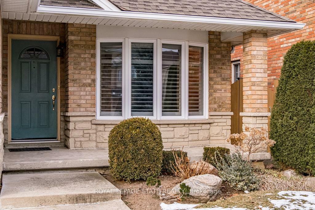 Photo de la propriété: 60 Redfern Avenue ON L9C 7S4