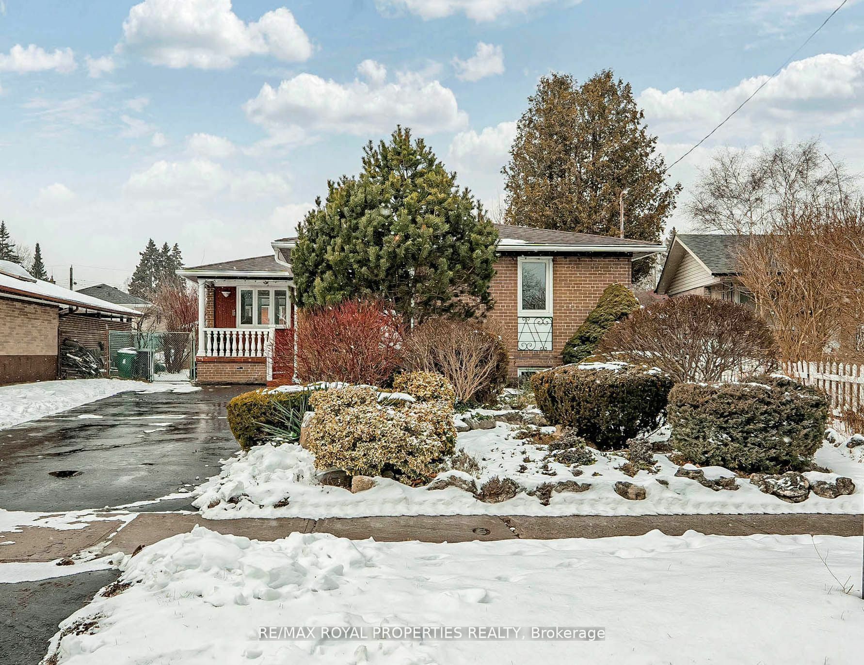 18 Shoreview Dr  Toronto ON M1E 3R2 photo