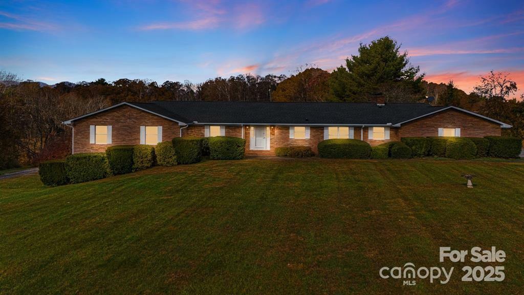 Property Photo:  7 Brookshire Road  NC 28748 