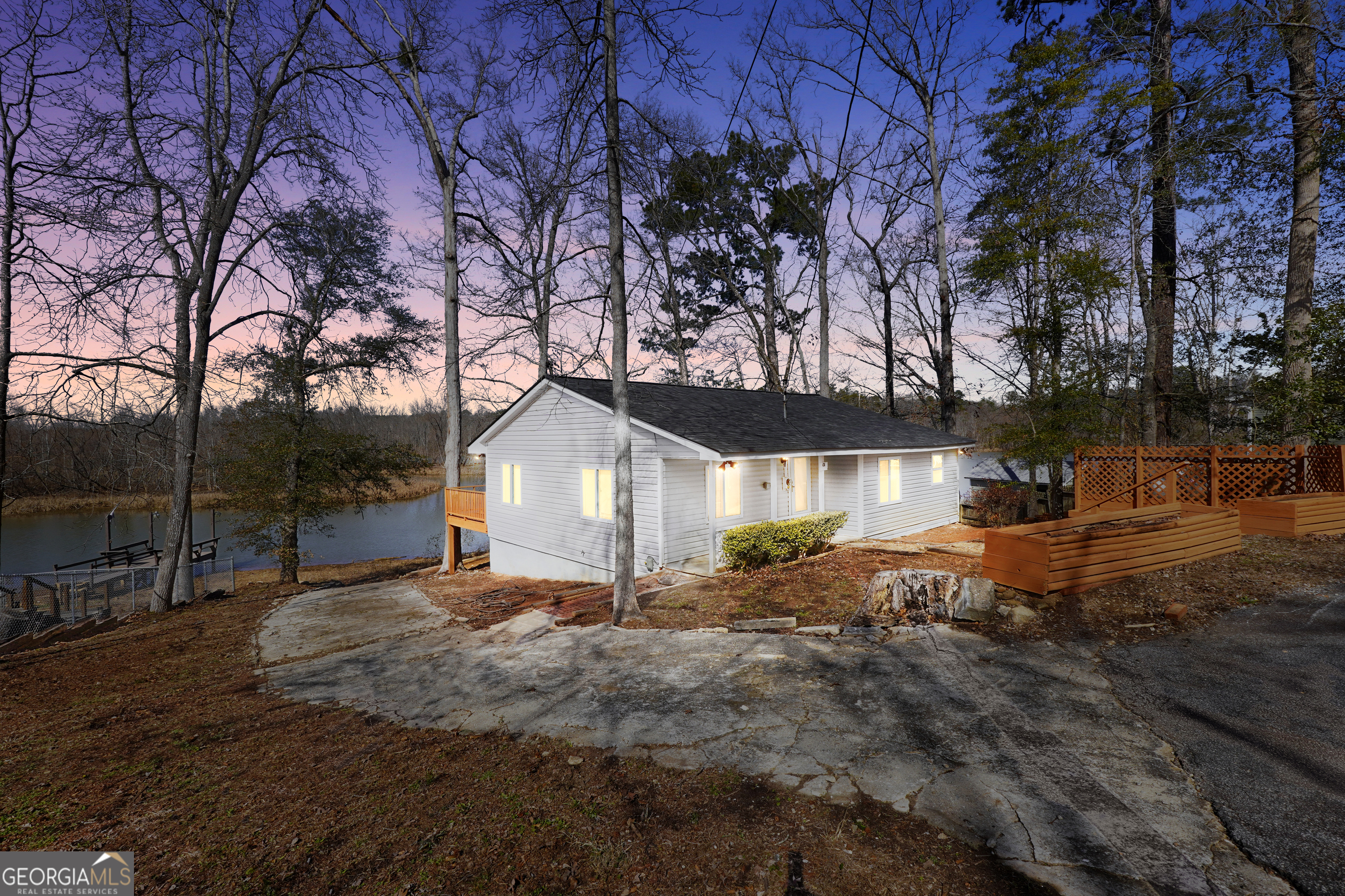 Property Photo:  424 Henry Higgins Road  GA 30233 