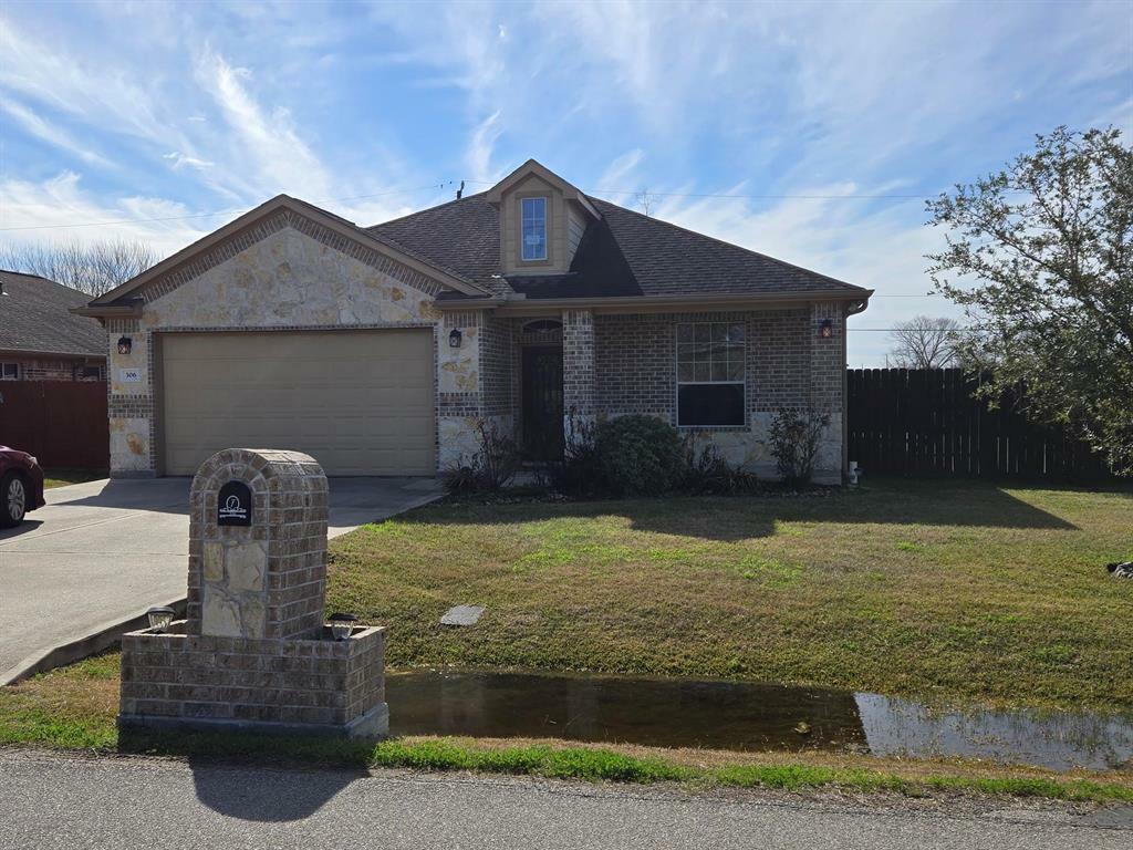 Property Photo:  306 Masterson Street  TX 77583 