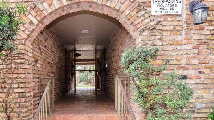 Property Photo:  6401 Skyline Drive 38  TX 77057 