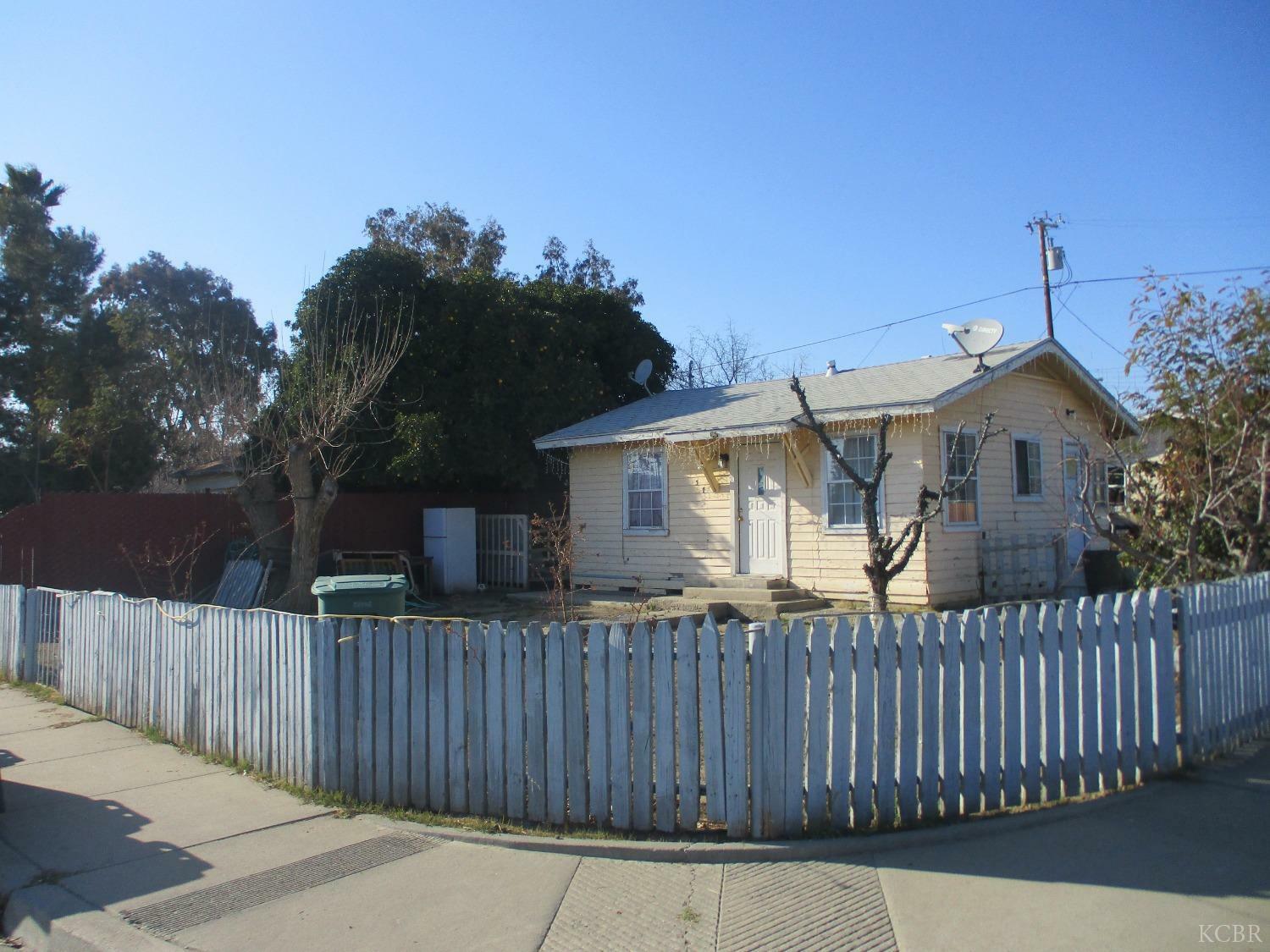 Property Photo:  737 E Merced  CA 93294 