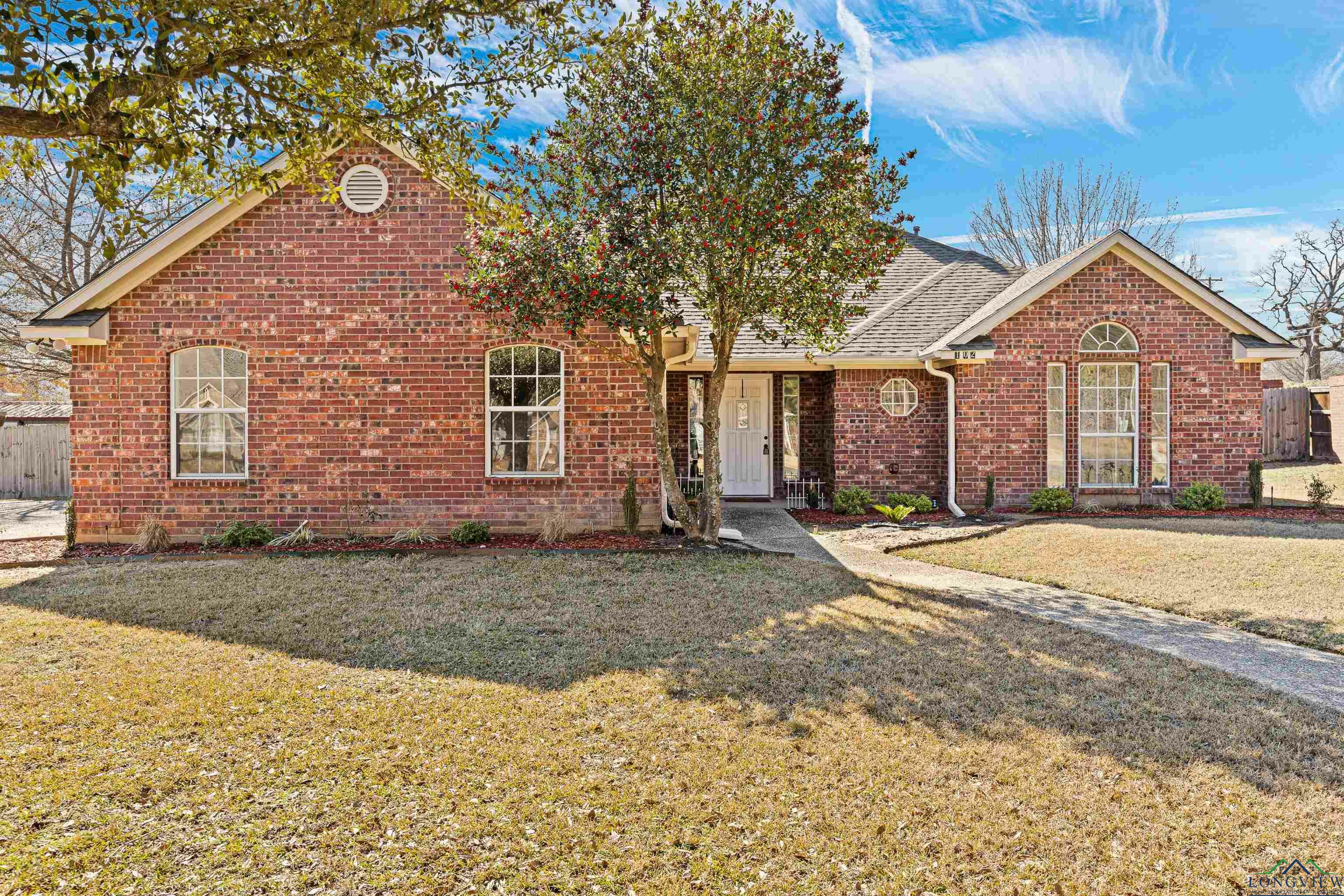 Property Photo:  102 Fairway St  TX 75758 