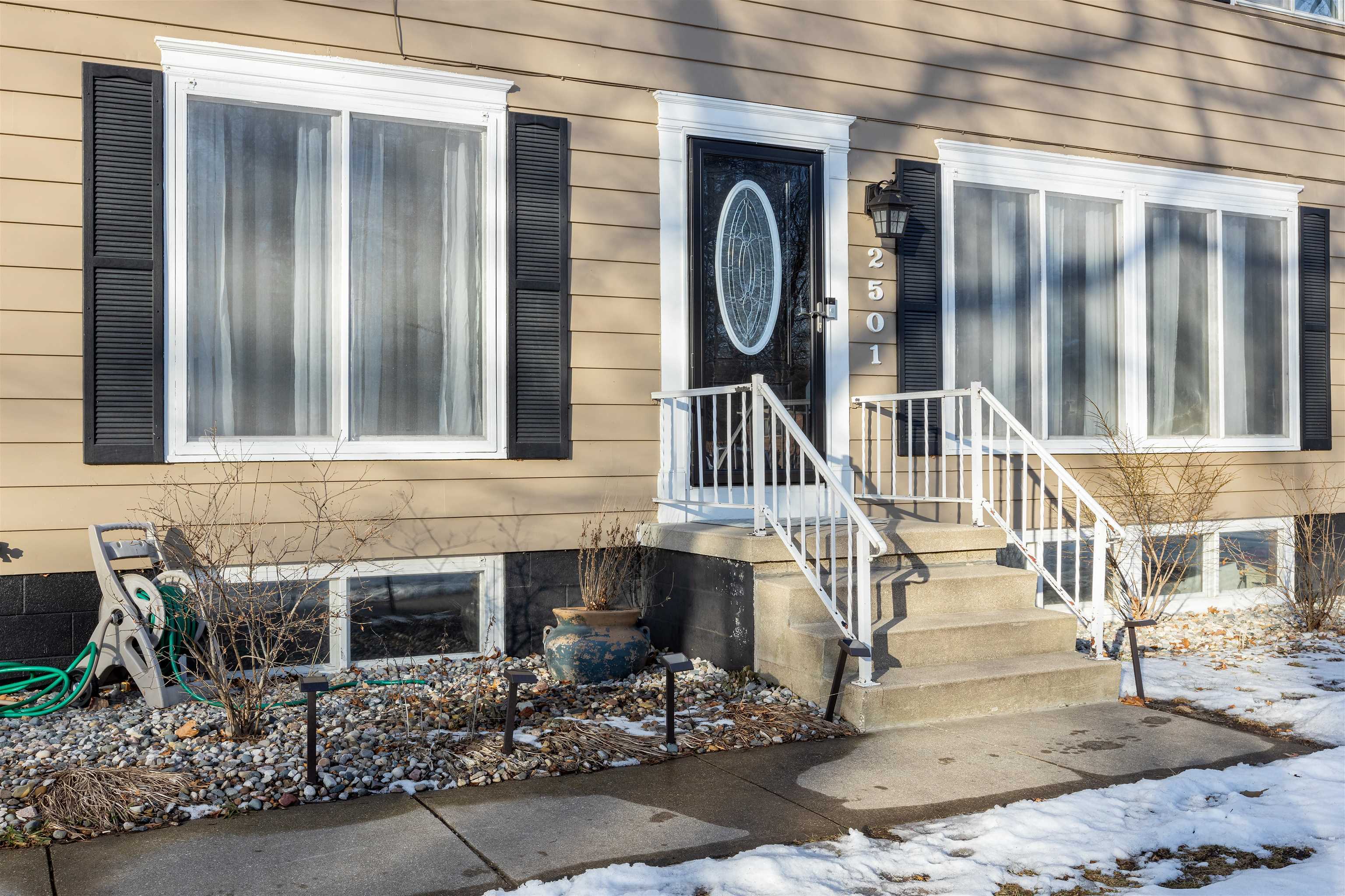 Property Photo:  2501 E Sugnet  MI 48642 