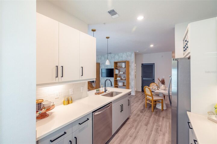 Property Photo: 1420 Lakefront Drive 7114 FL 34240