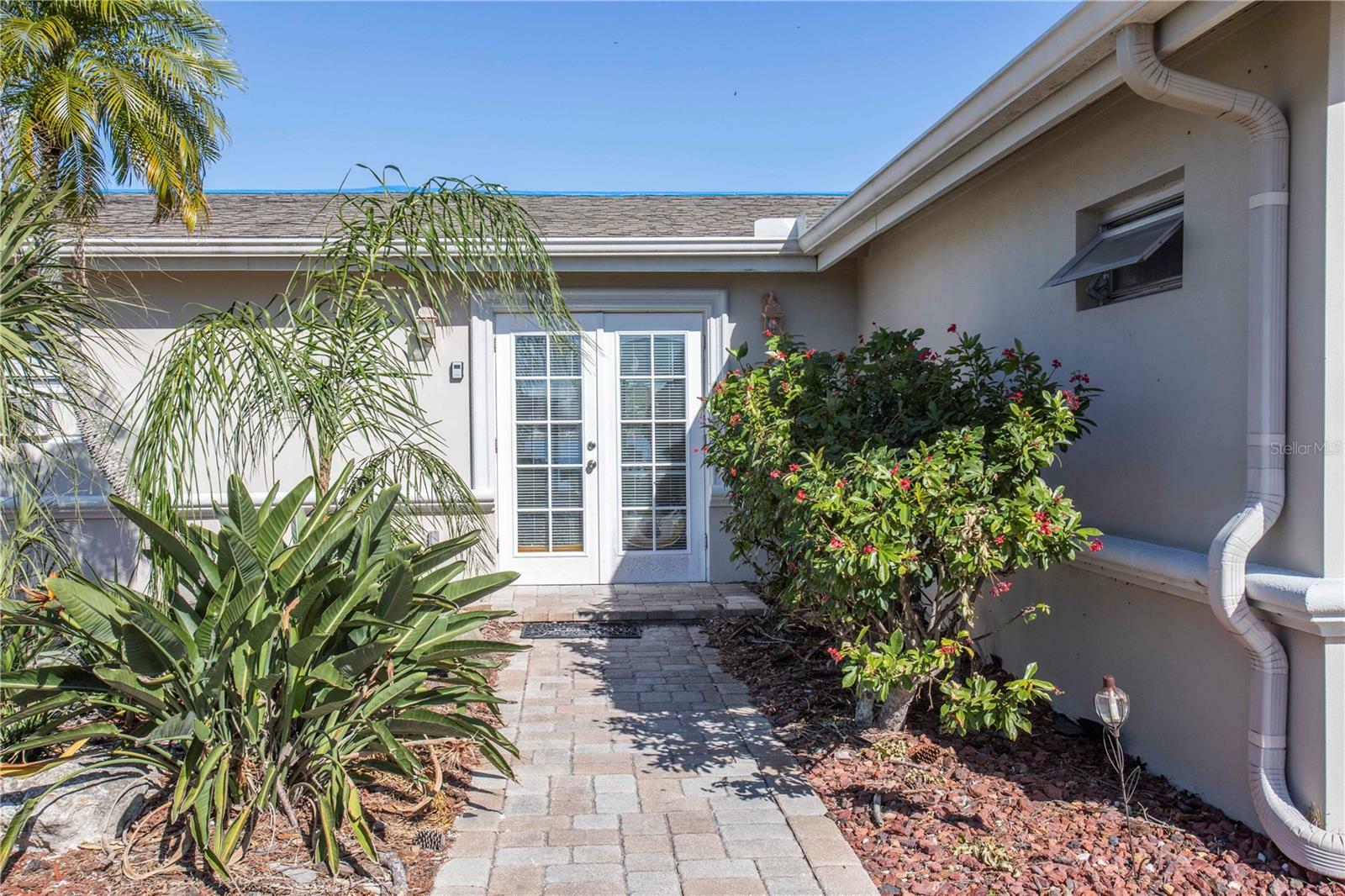 Property Photo:  4949 Waterside Drive  FL 34668 