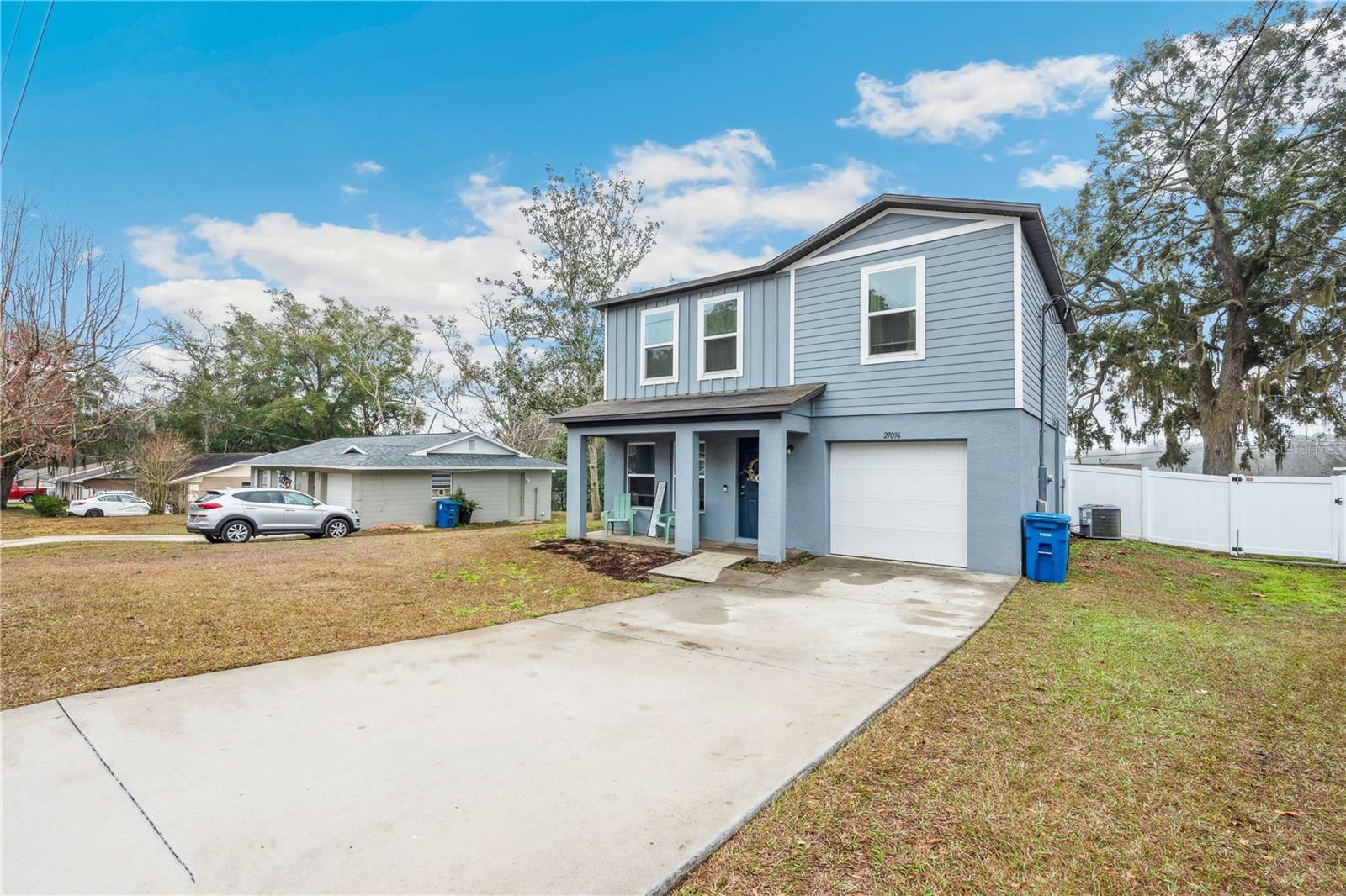 Property Photo:  27096 Wakefield Drive  FL 34602 