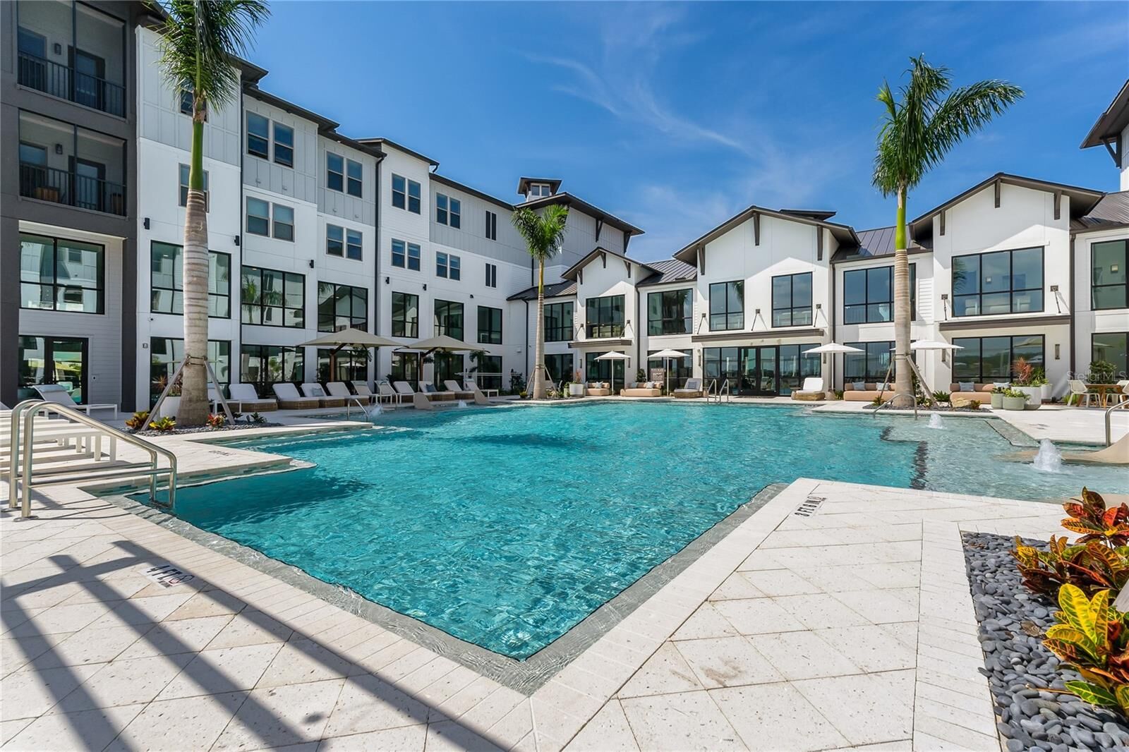 Property Photo: 1420 Lakefront Drive 6213 FL 34240
