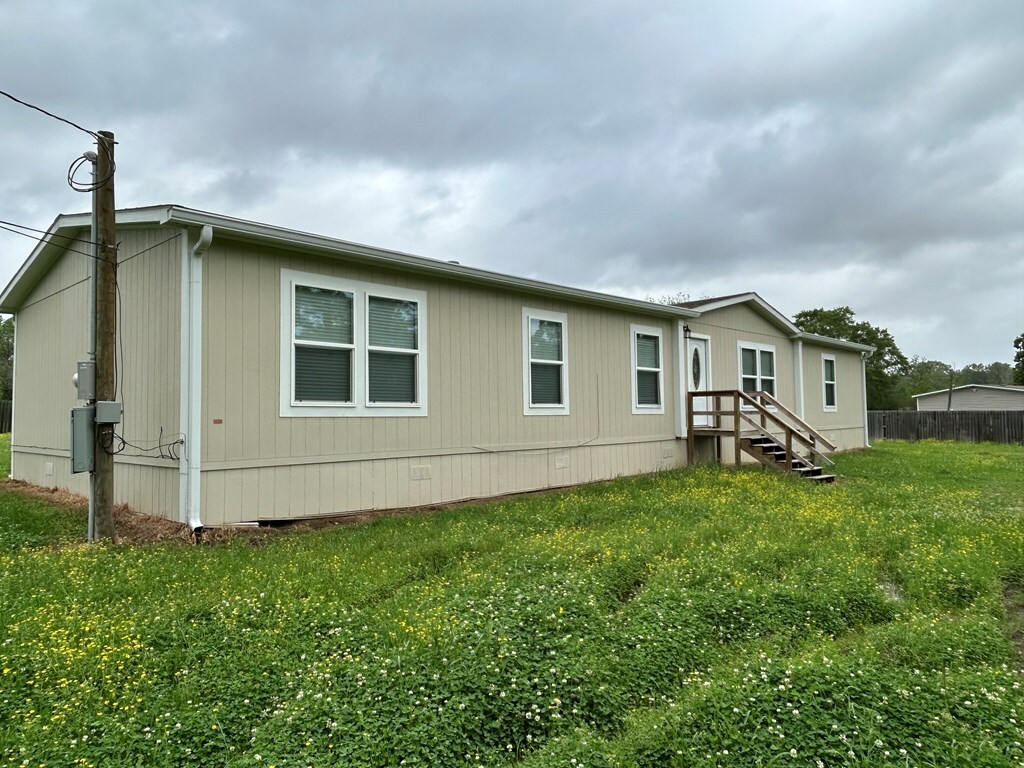 Property Photo: 227 Grace TX 75901