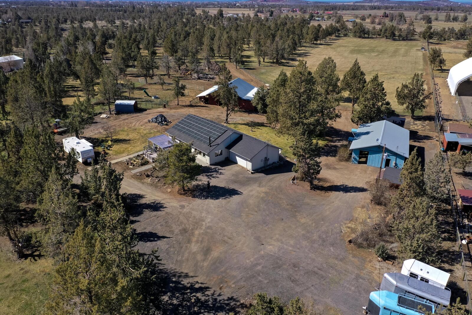 Property Photo:  5975 NE 41st Street  OR 97756 