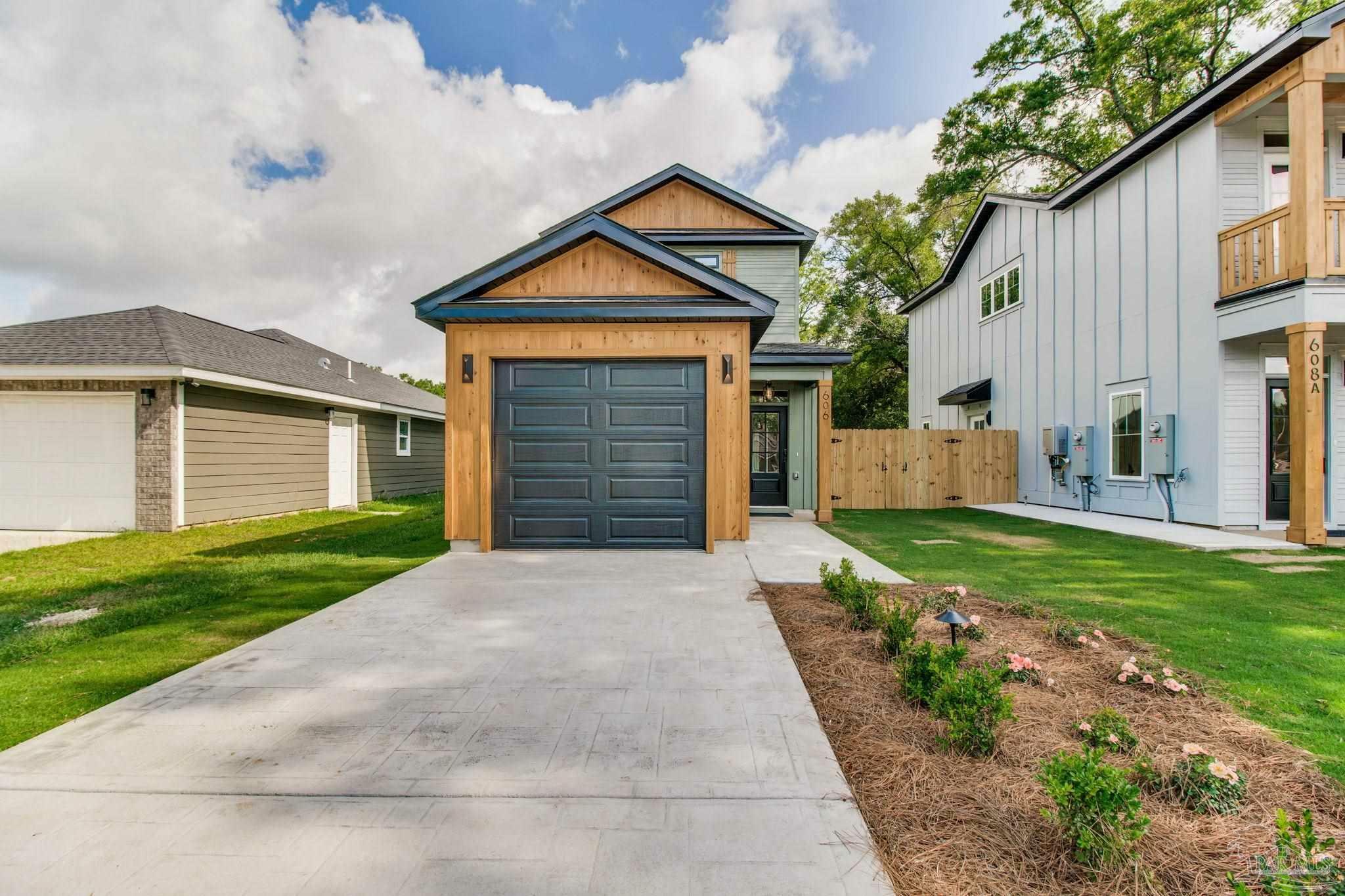 Property Photo: 606 Leonard St FL 32503