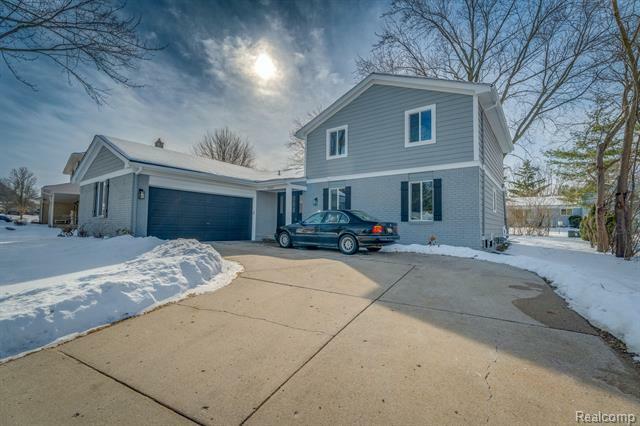 Property Photo:  2665 Armstrong Dr.  MI 48360 