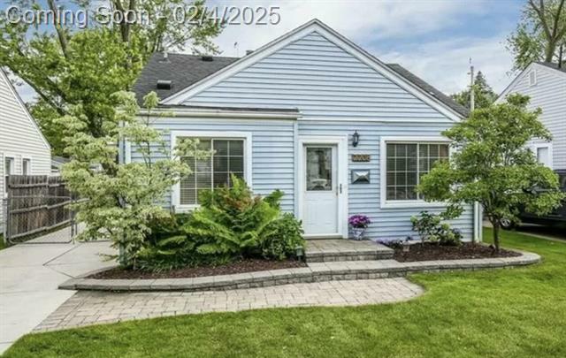 Property Photo:  2208 Barrett Avenue  MI 48067 