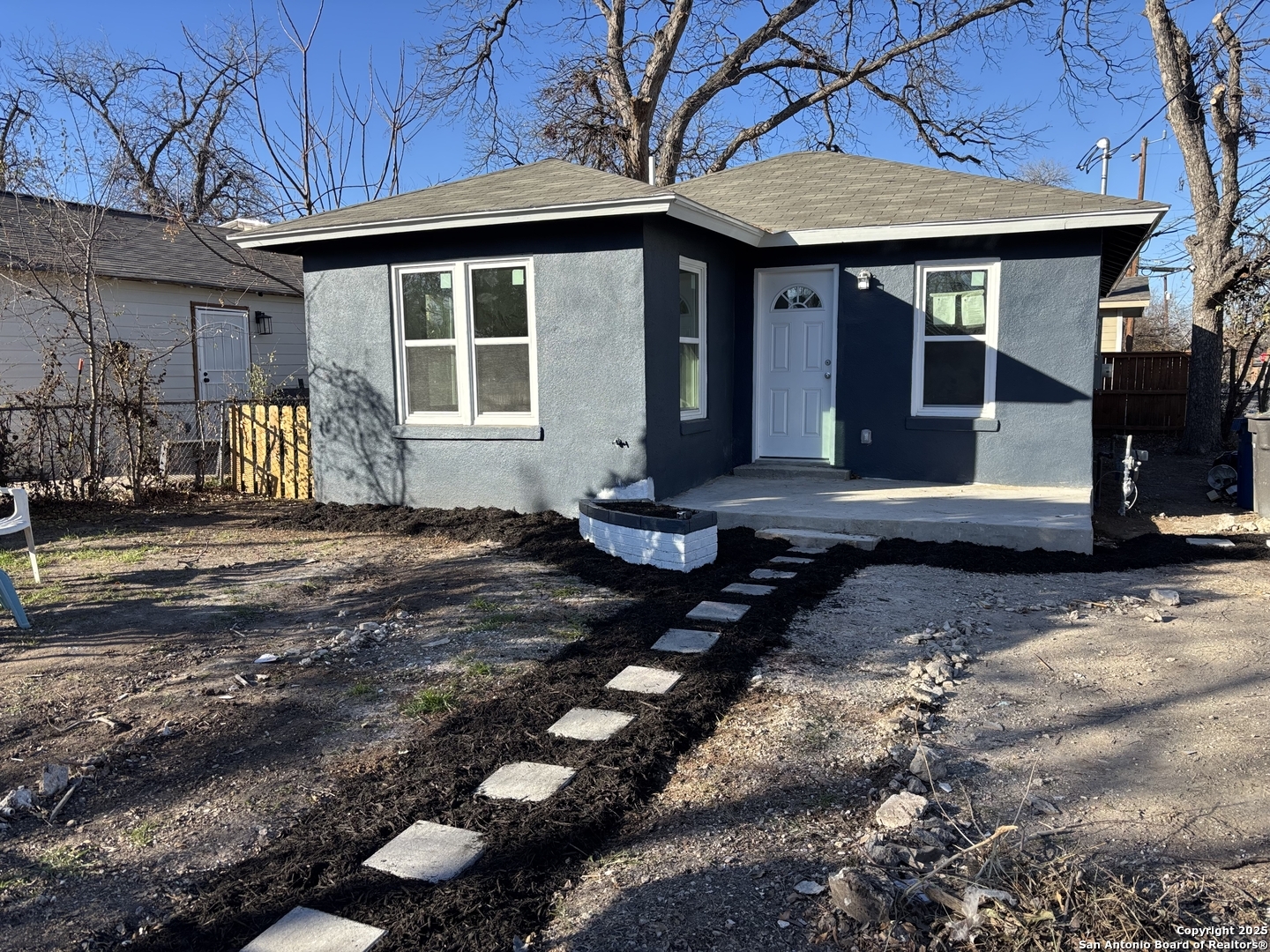 Property Photo:  1303 Fenfield Ave  TX 78211 