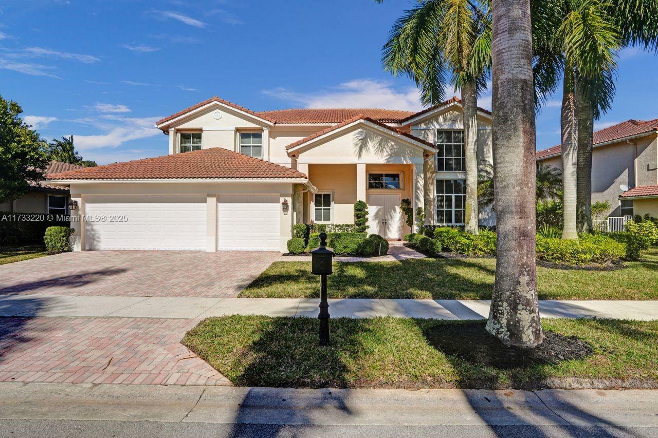 Property Photo:  1633 Victoria Pointe Ln  FL 33327 