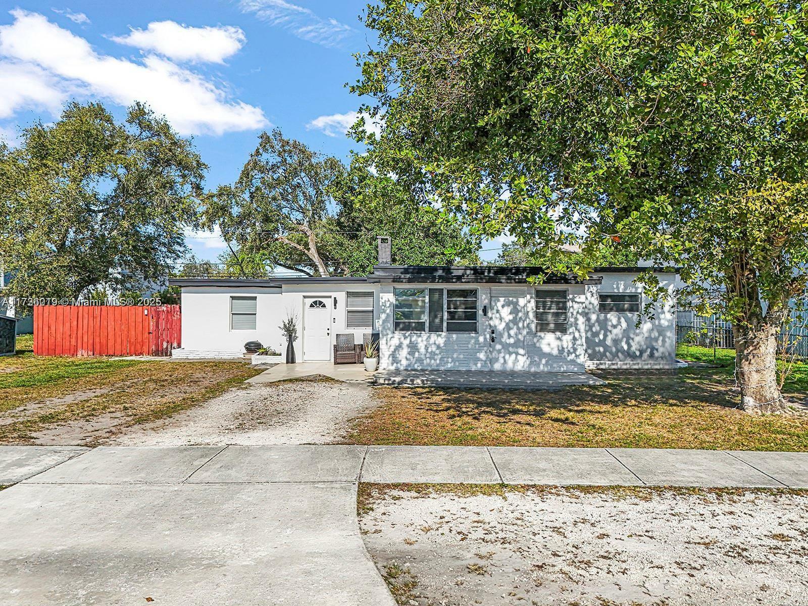 Property Photo:  6109 Garfield St  FL 33024 