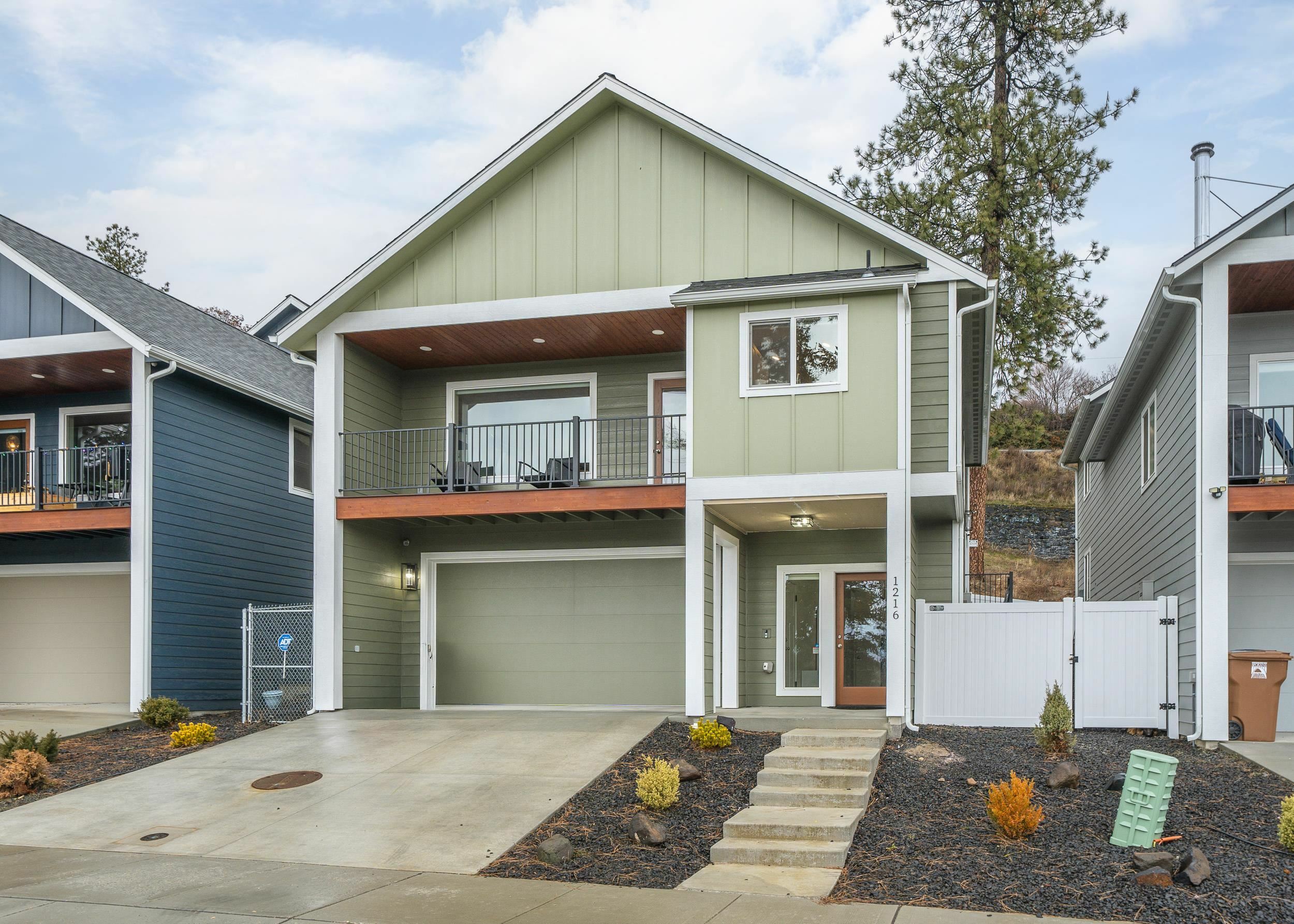 Property Photo:  1216 W Cora Ave  WA 99205 