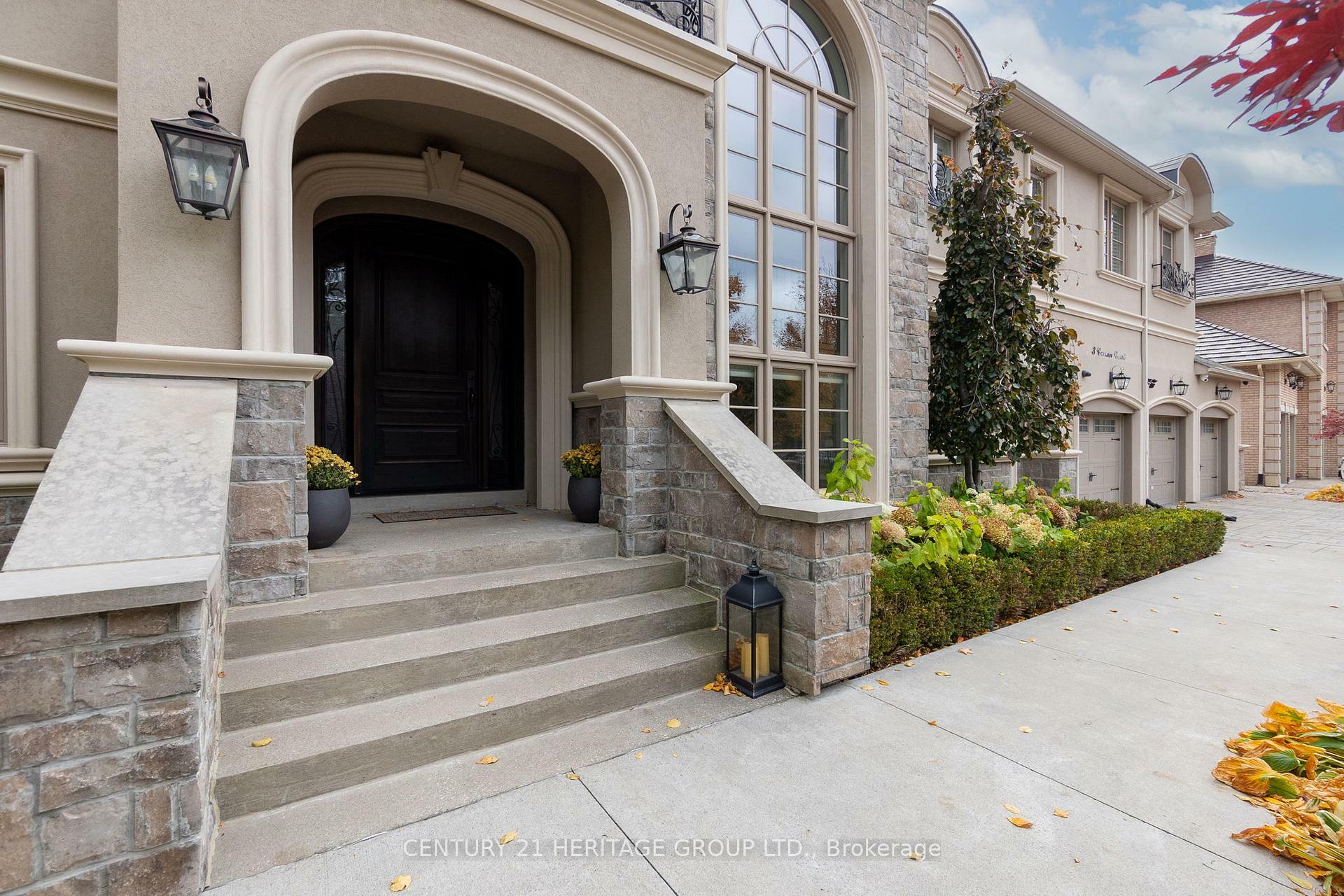 Photo de la propriété: 3 Curran Court ON L7B 1B4