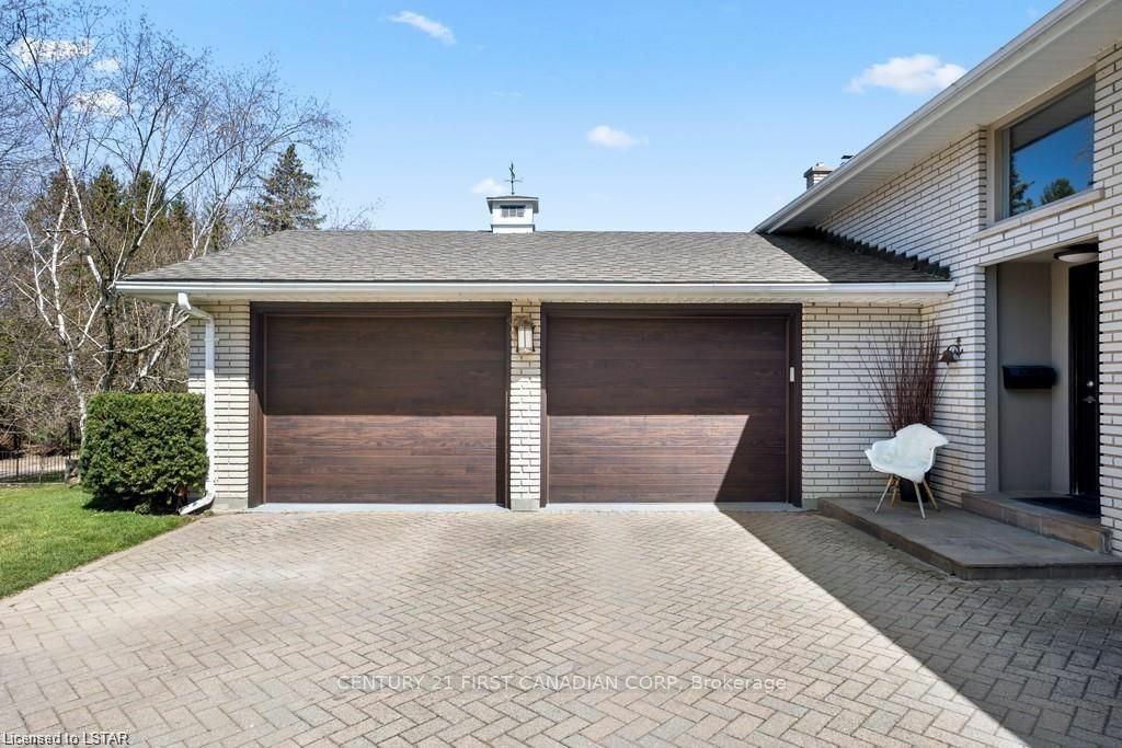 Property Photo:  688 Westmount Hills Dr E  ON N6K 1B2 