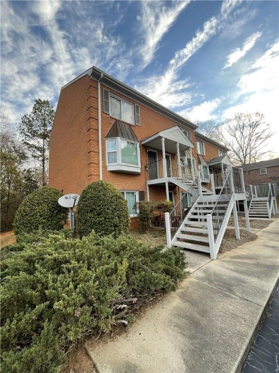Property Photo: 103 Calhoun Street 13 SC 29631