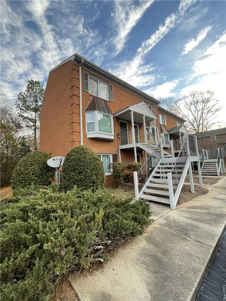 Property Photo:  103 Calhoun Street 13  SC 29631 