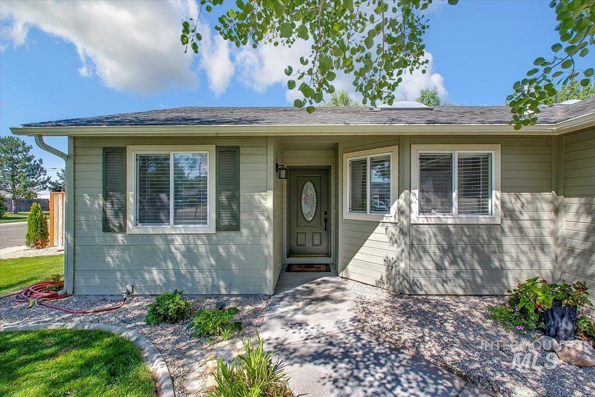 Property Photo: 2402 E Tiger Lily Dr ID 83716