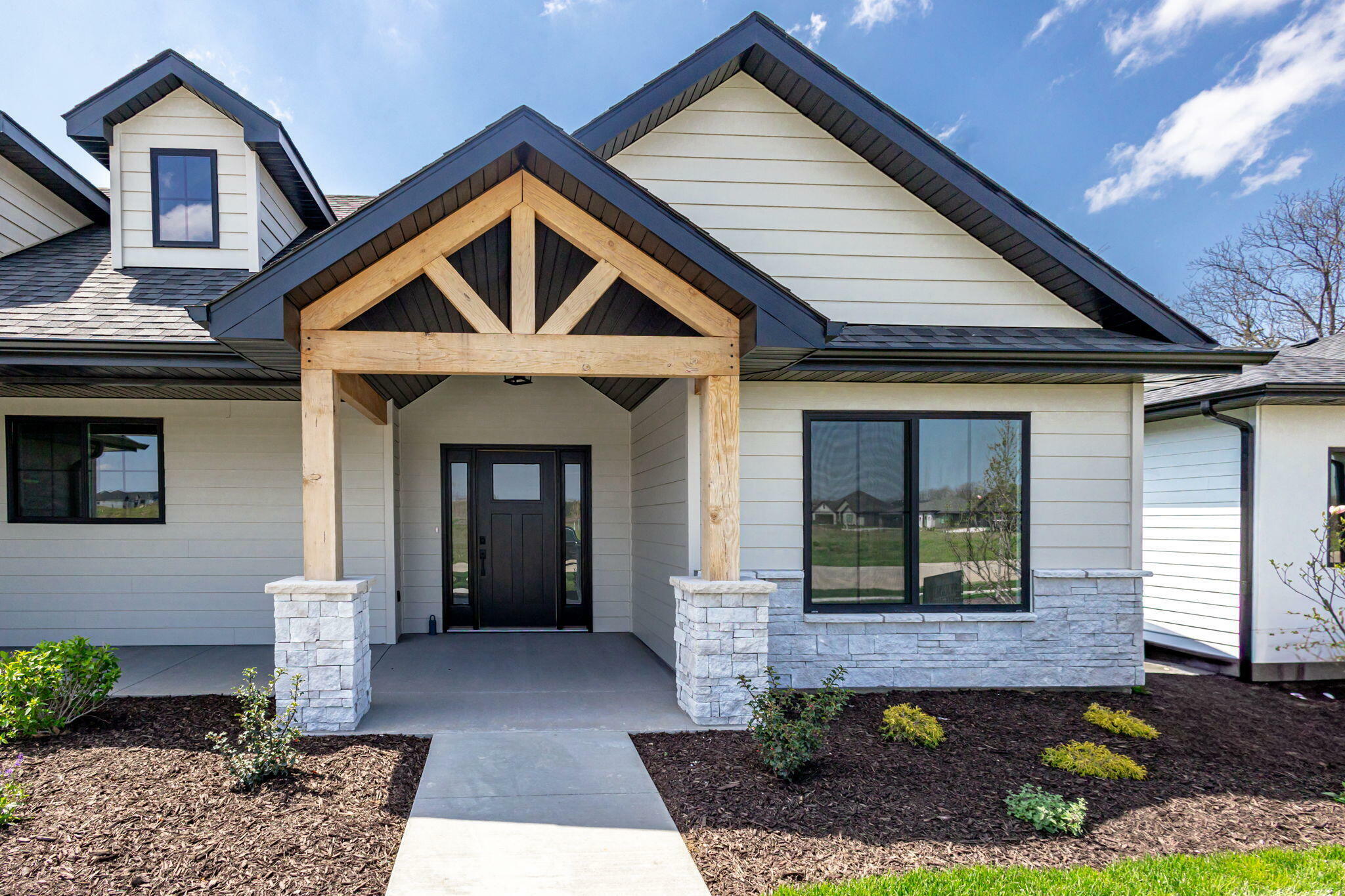 Property Photo: 909 Sagemoor Dr MO 65201