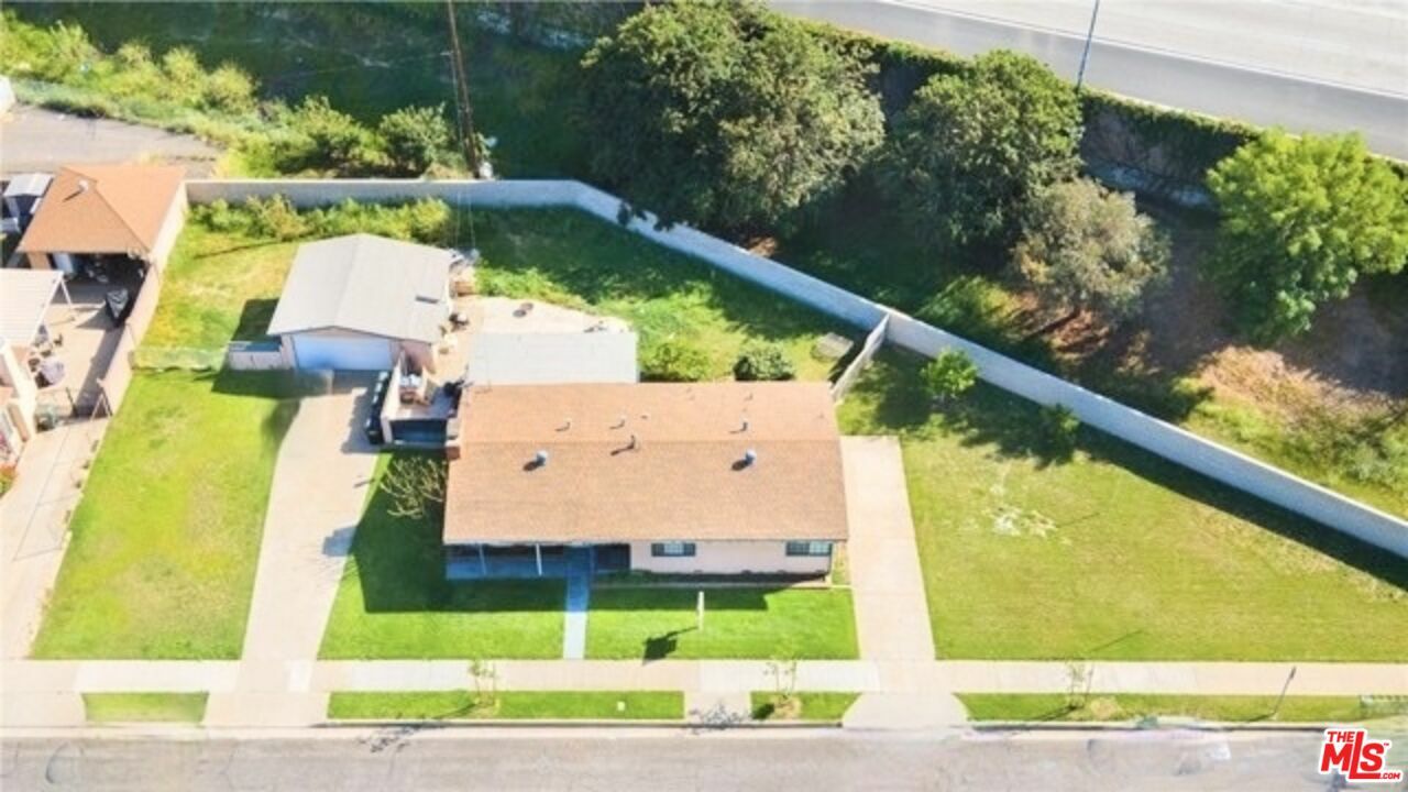 Property Photo:  812  W Fernfield Dr  CA 91754 