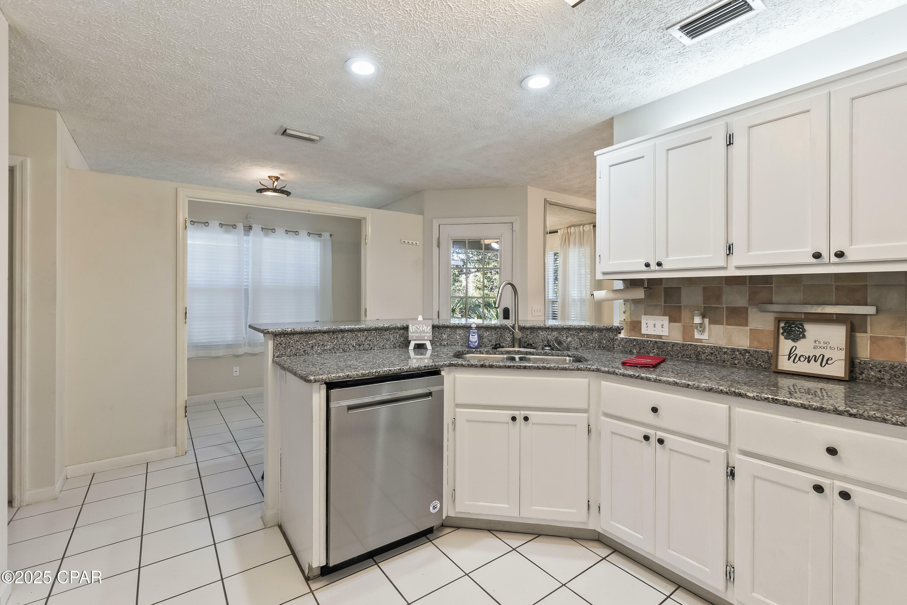 Property Photo: 4624 Delwood Park Boulevard FL 32408