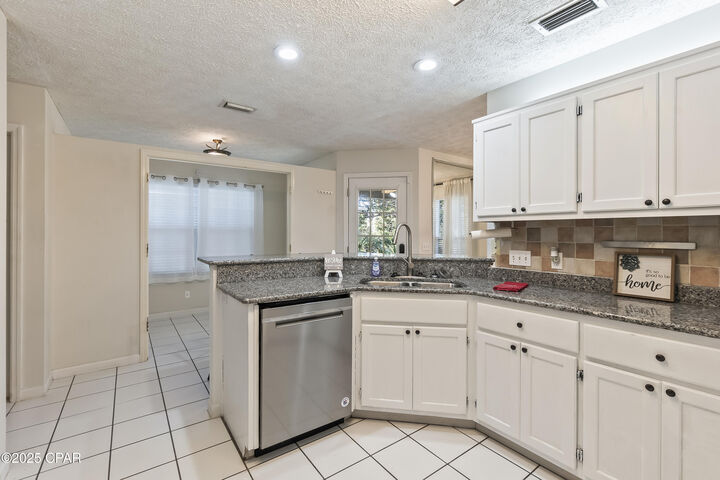 Property Photo:  4624 Delwood Park Boulevard  FL 32408 