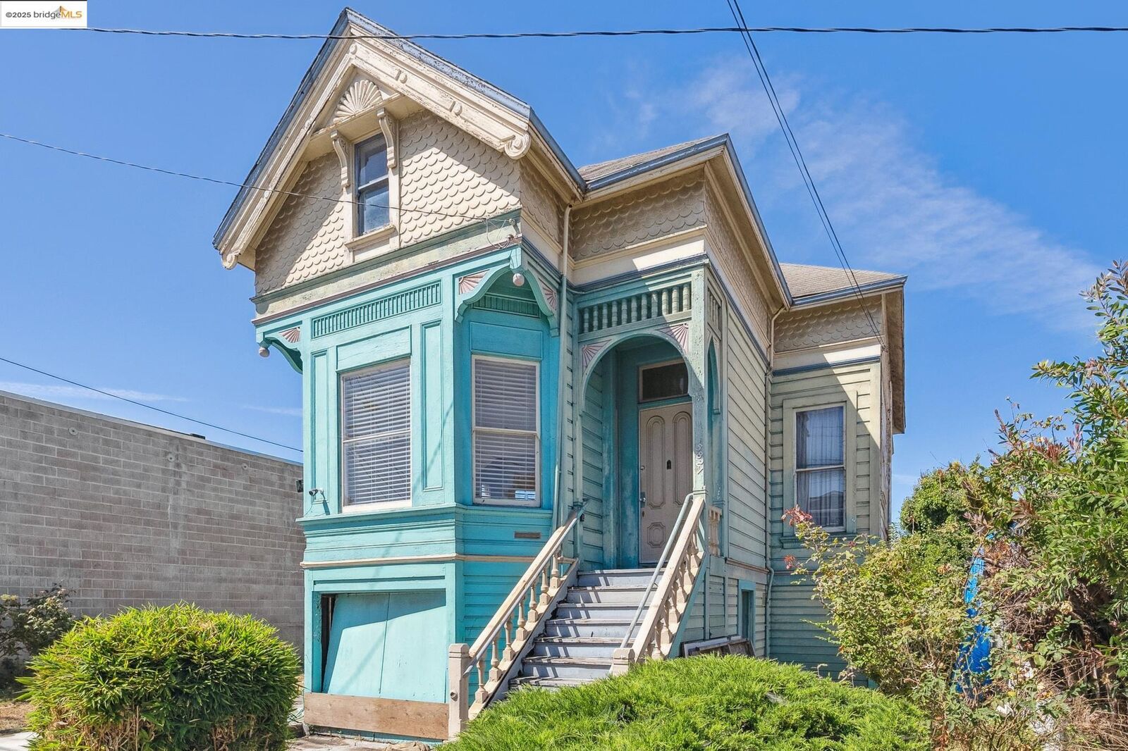 Property Photo:  5821 Fremont  CA 94608 