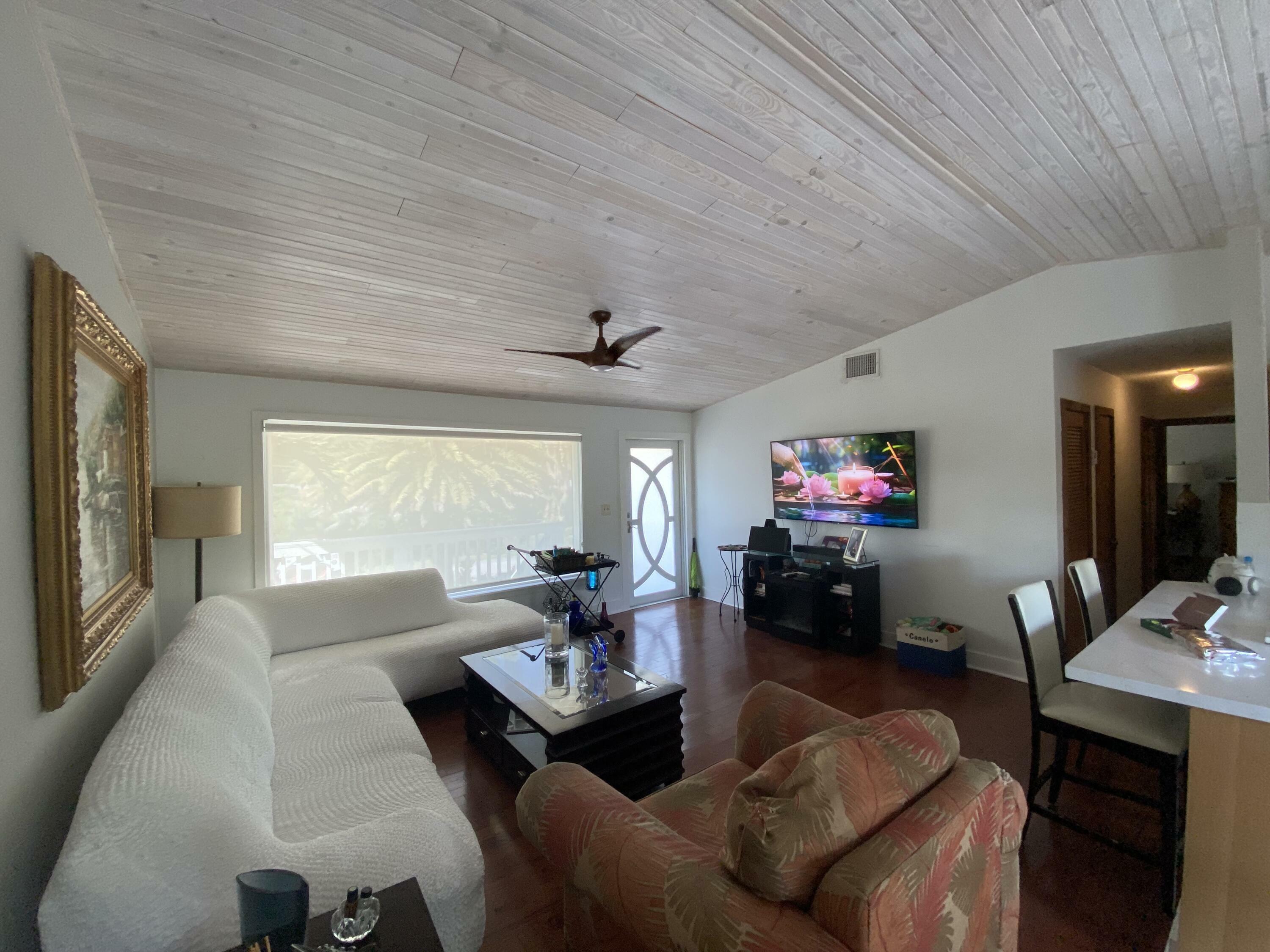 Property Photo:  880 La Paloma Road  FL 33037 